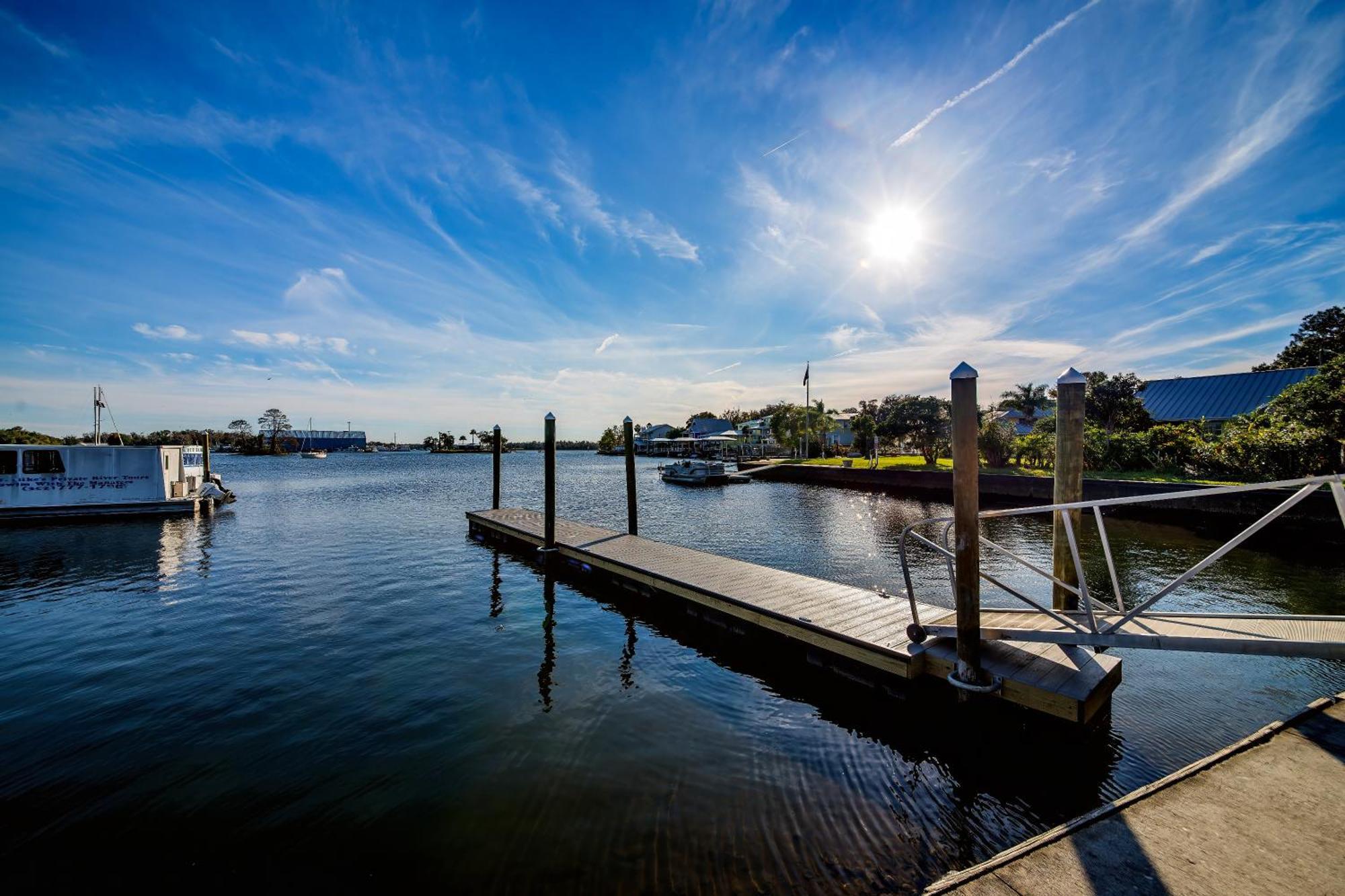 Paddletail Waterfront Lodge, Trademark Collection By Wyndham Crystal River Exterior photo