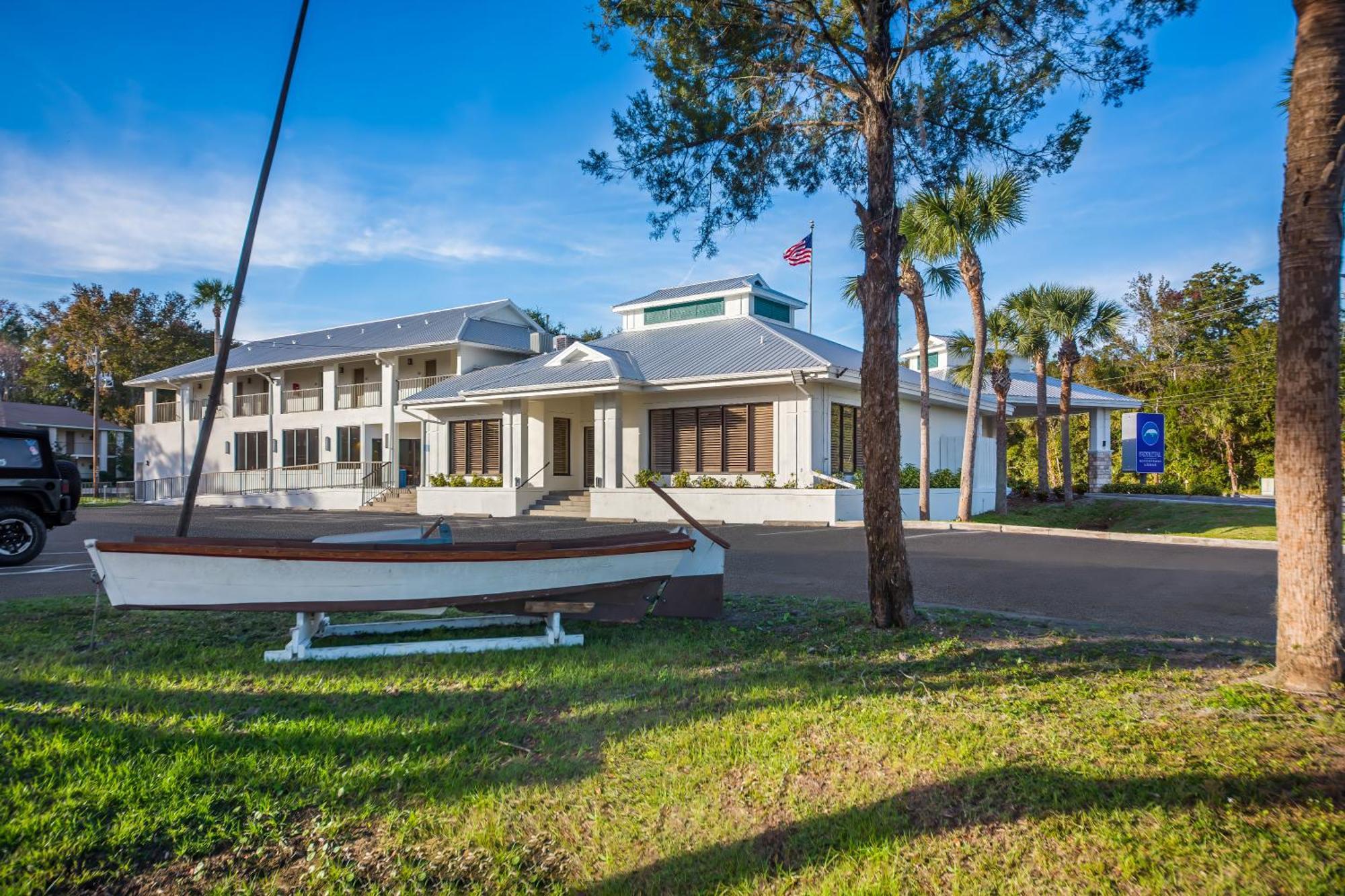 Paddletail Waterfront Lodge, Trademark Collection By Wyndham Crystal River Exterior photo