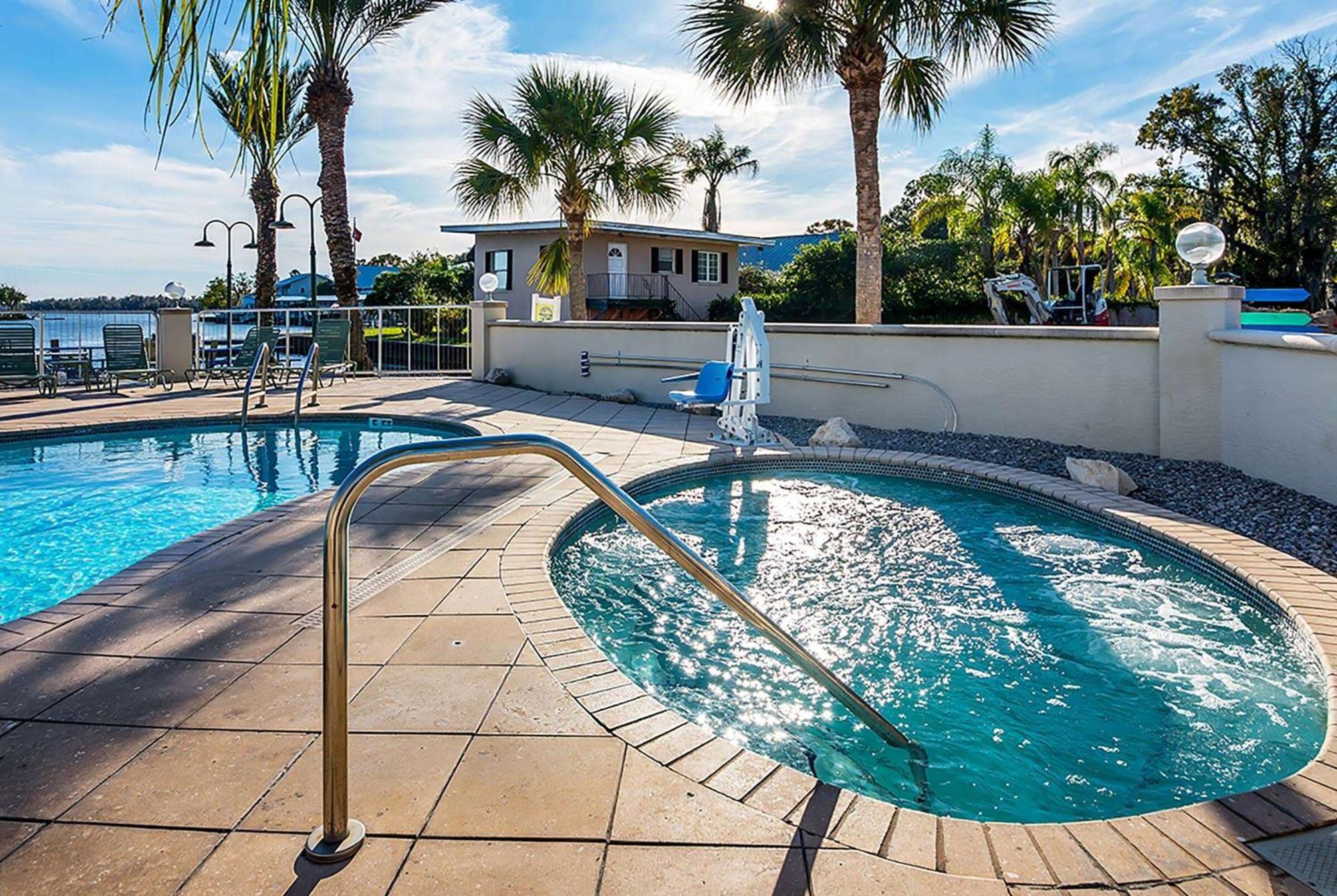 Paddletail Waterfront Lodge, Trademark Collection By Wyndham Crystal River Exterior photo